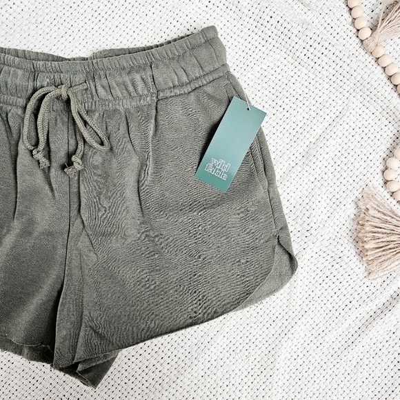 Wild Fable Fleece Drawstring Elastic Waist Dolphin Hem Shorts Athleisure S NEW - Picture 11 of 13